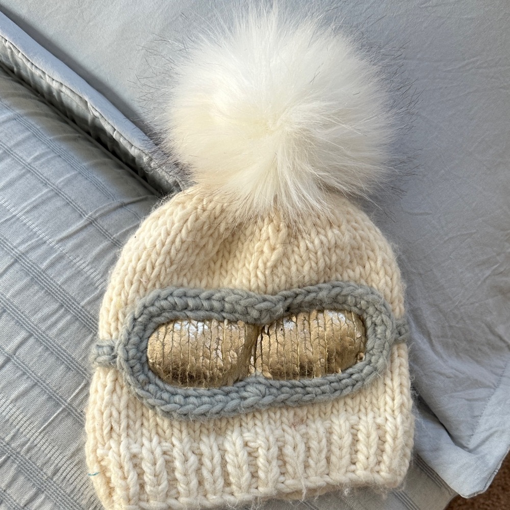 The blueberry hill ski goggles beanie
